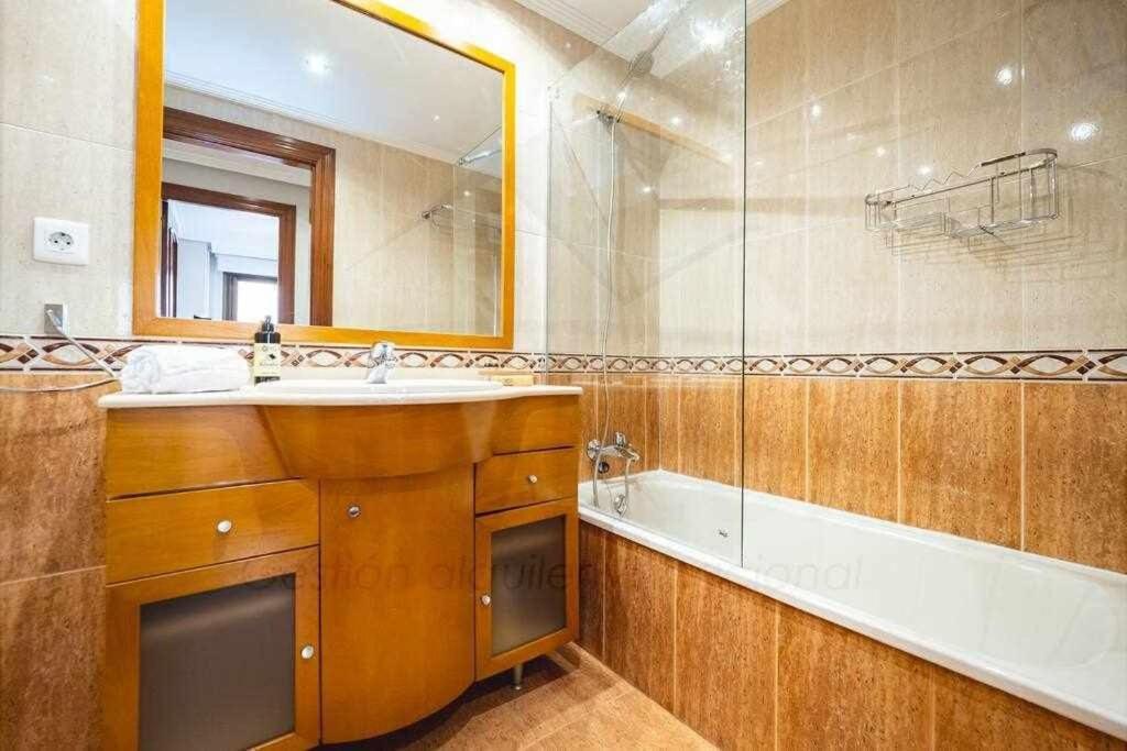 El Cuquiellu Apartment Gijon Bagian luar foto